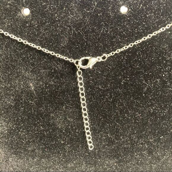 𝅺SILVER Tone Crescent Moon Chain Necklace - Picture 4 of 9